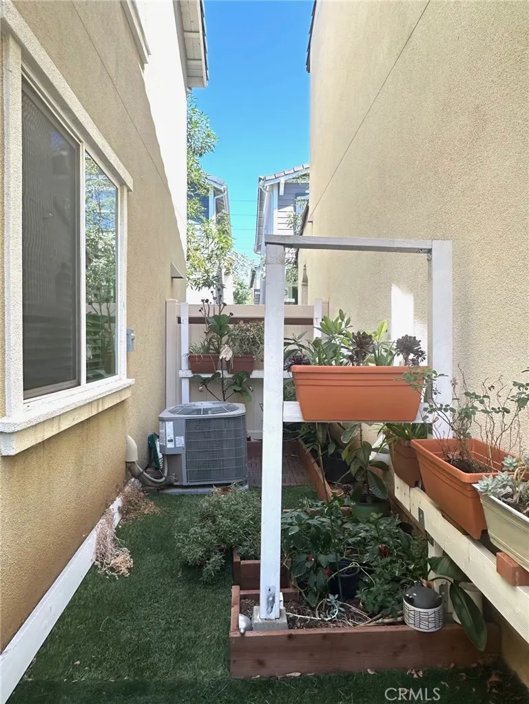 15917 MENTZ Court