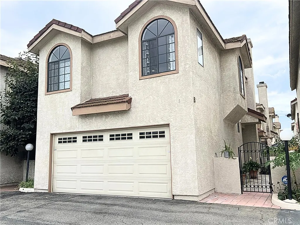 544 N Orange, #B