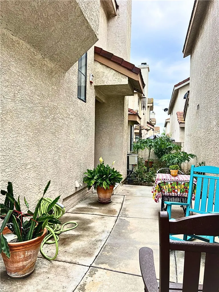544 N Orange, #B