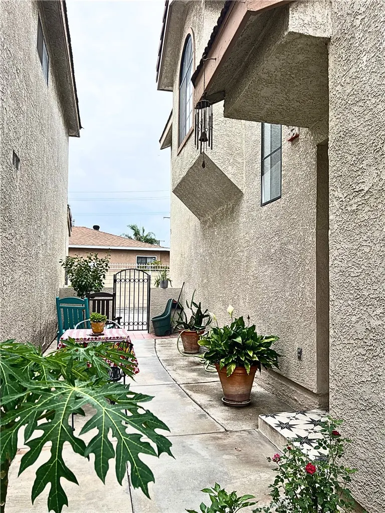 544 N Orange, #B