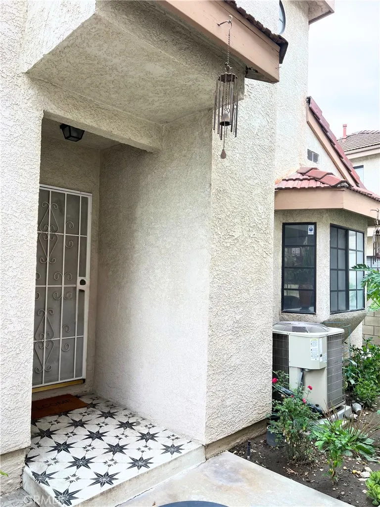 544 N Orange, #B