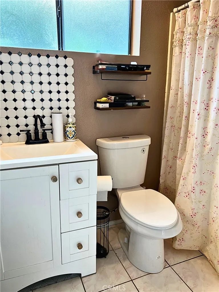 544 N Orange, #B