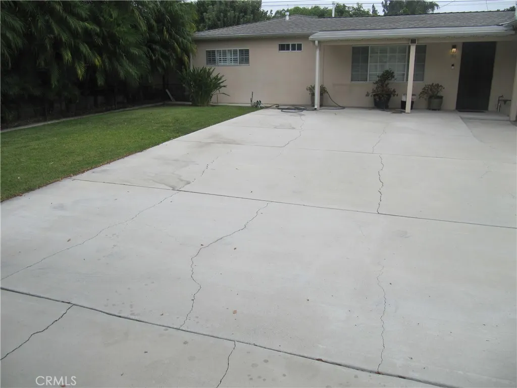 814 N Cucamonga Avenue