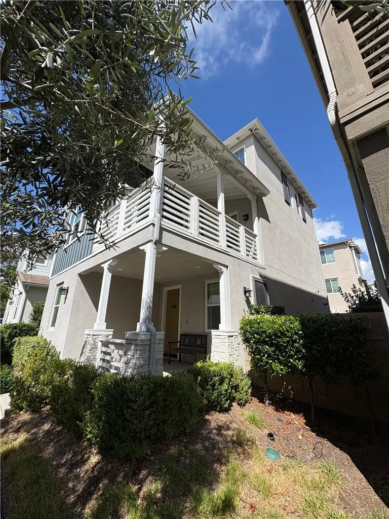 8 Vista Court