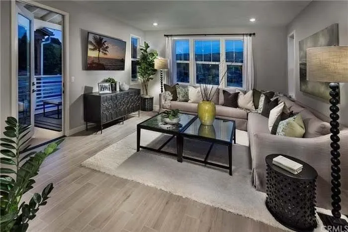 8 Vista Court