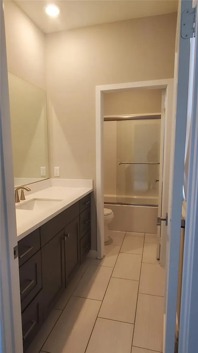 8 Vista Court