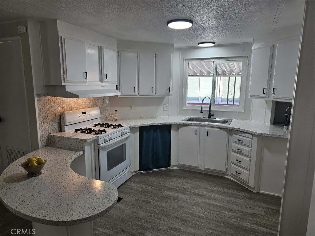 1456 E Philadelphia, #372