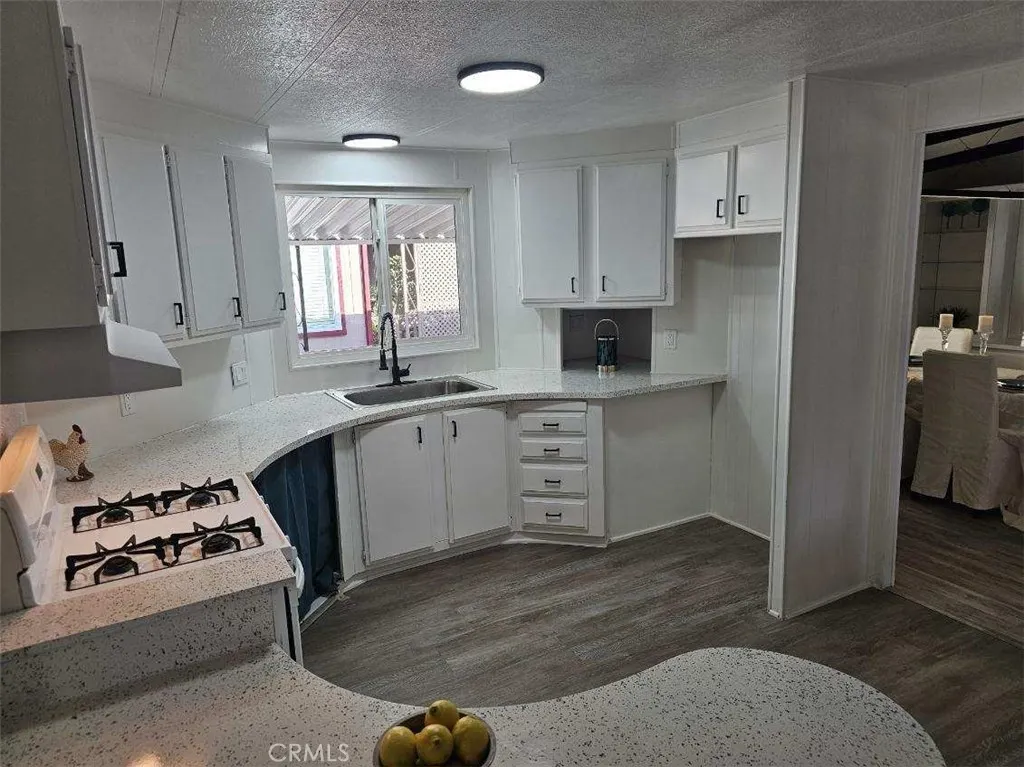 1456 E Philadelphia, #372