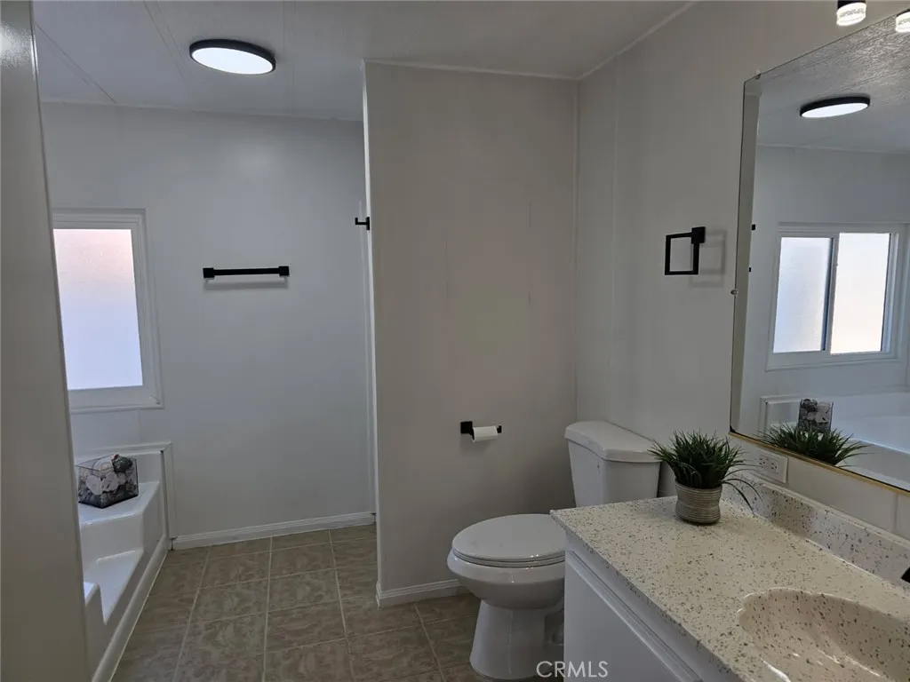 1456 E Philadelphia, #372