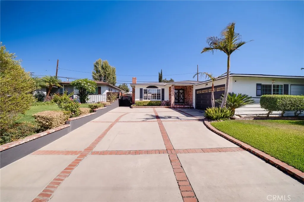 814 Crestfield