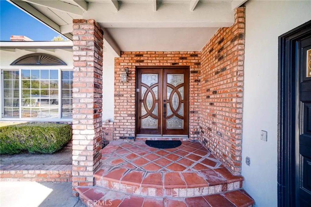 814 Crestfield