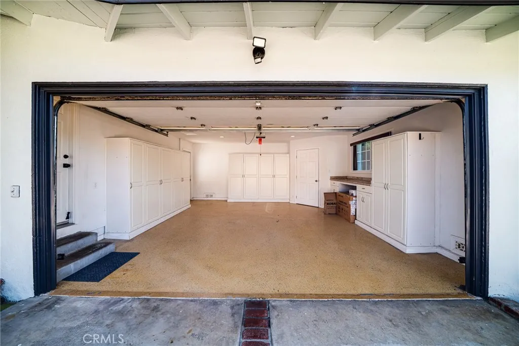 814 Crestfield