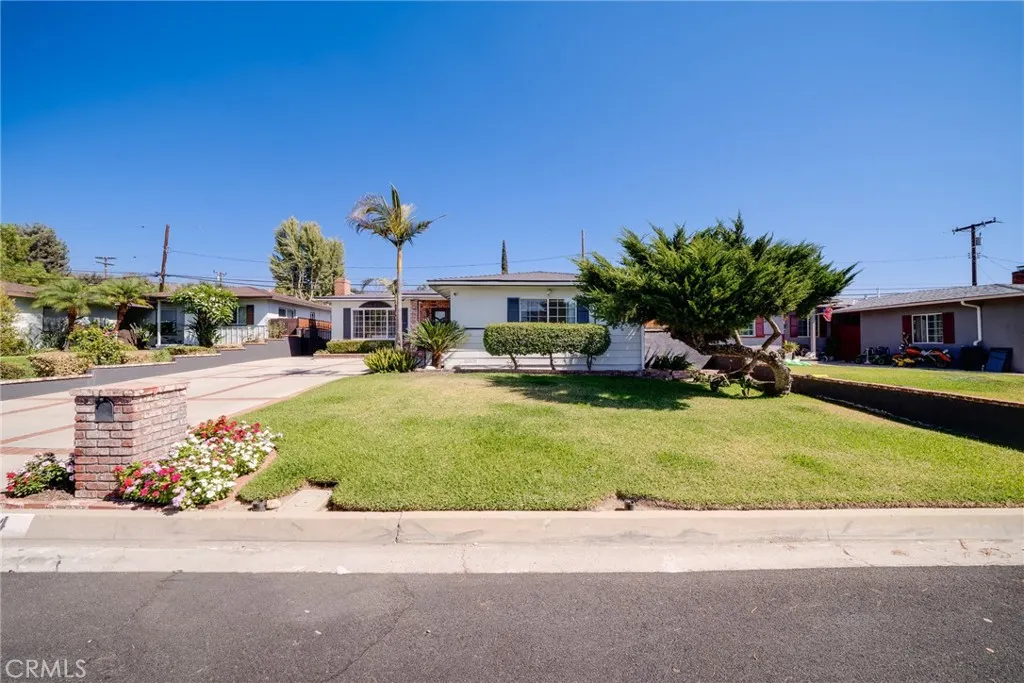 814 Crestfield
