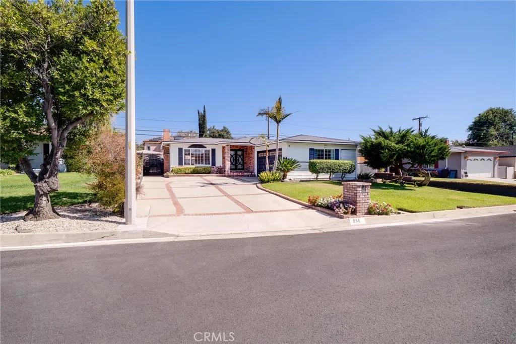 814 Crestfield
