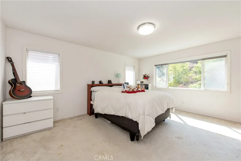 1828 Scenic View Circle