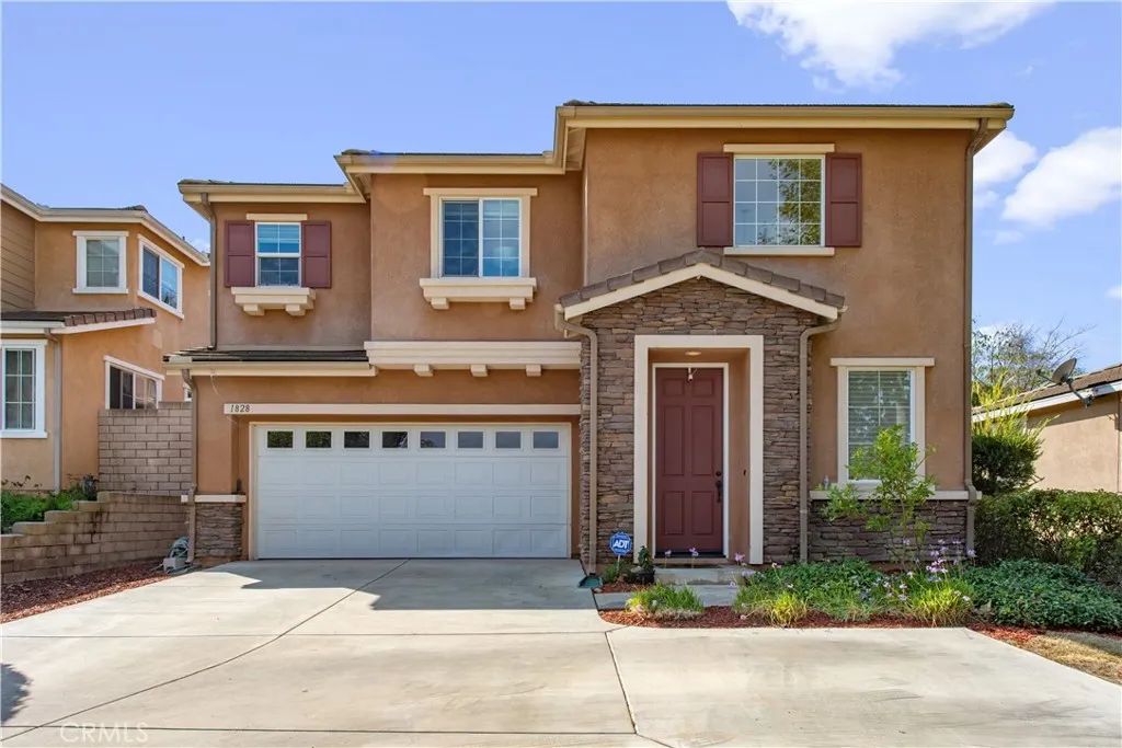 1828 Scenic View Circle