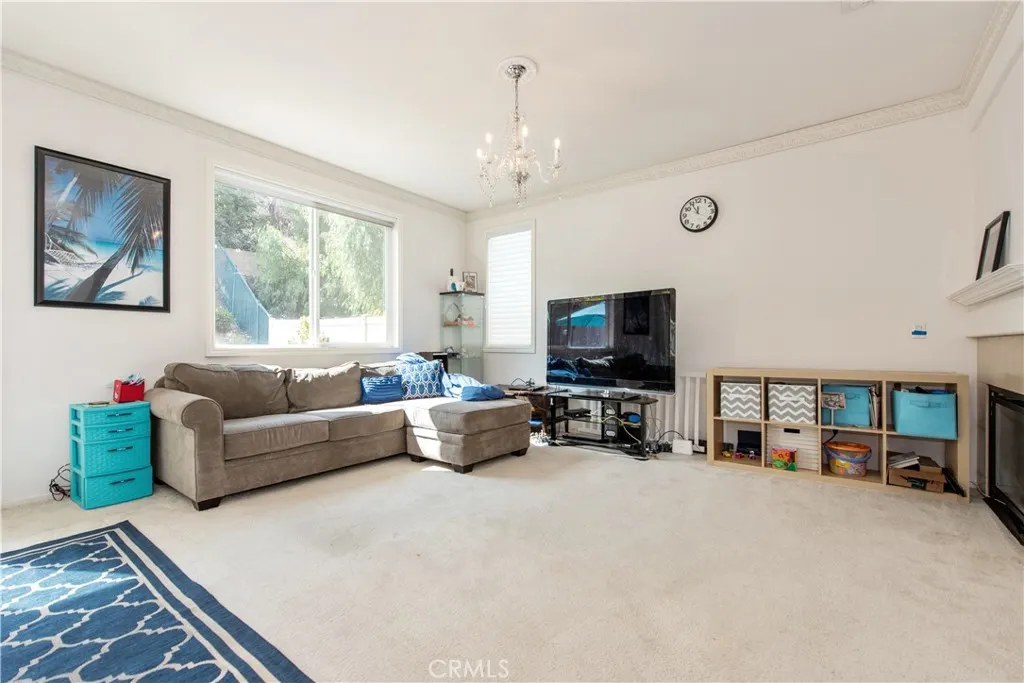 1828 Scenic View Circle