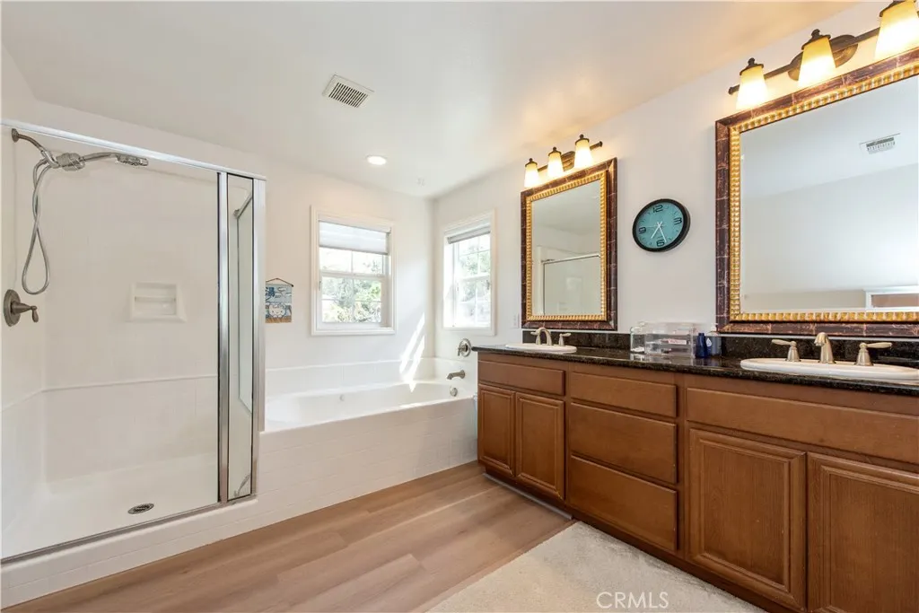 1828 Scenic View Circle