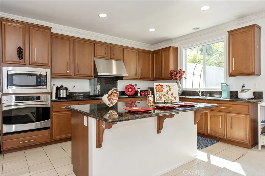 1828 Scenic View Circle