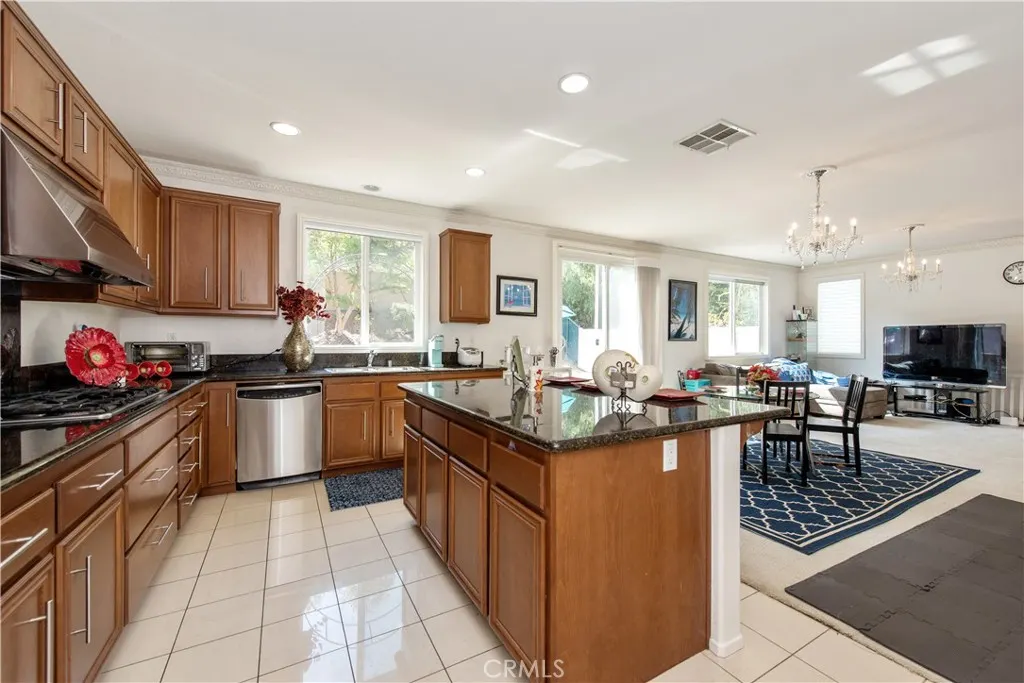 1828 Scenic View Circle