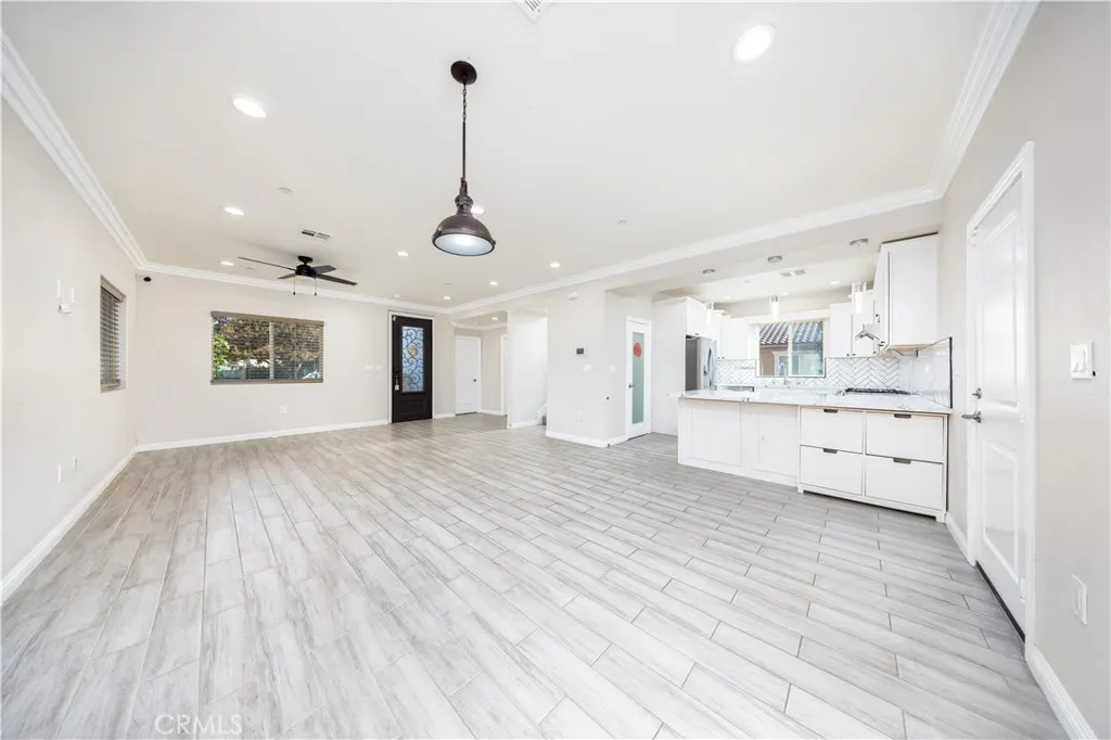 1456 W 11th