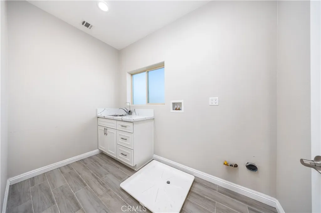 1456 W 11th