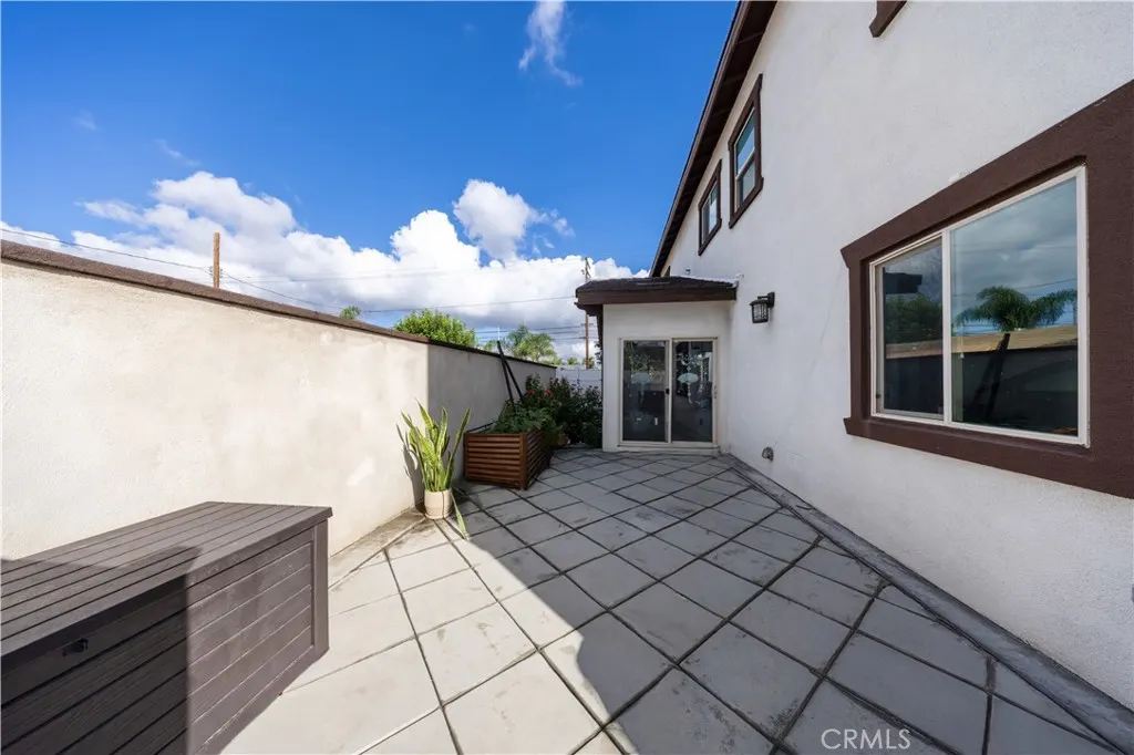 1456 W 11th