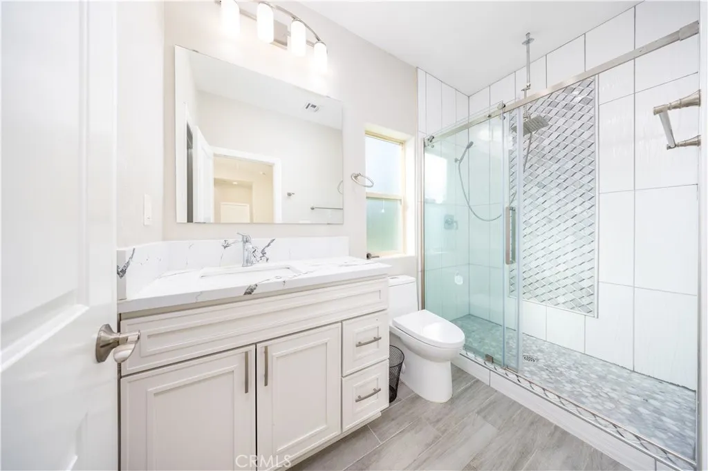 1456 W 11th