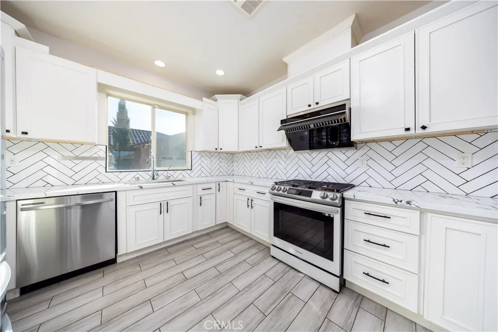 1456 W 11th