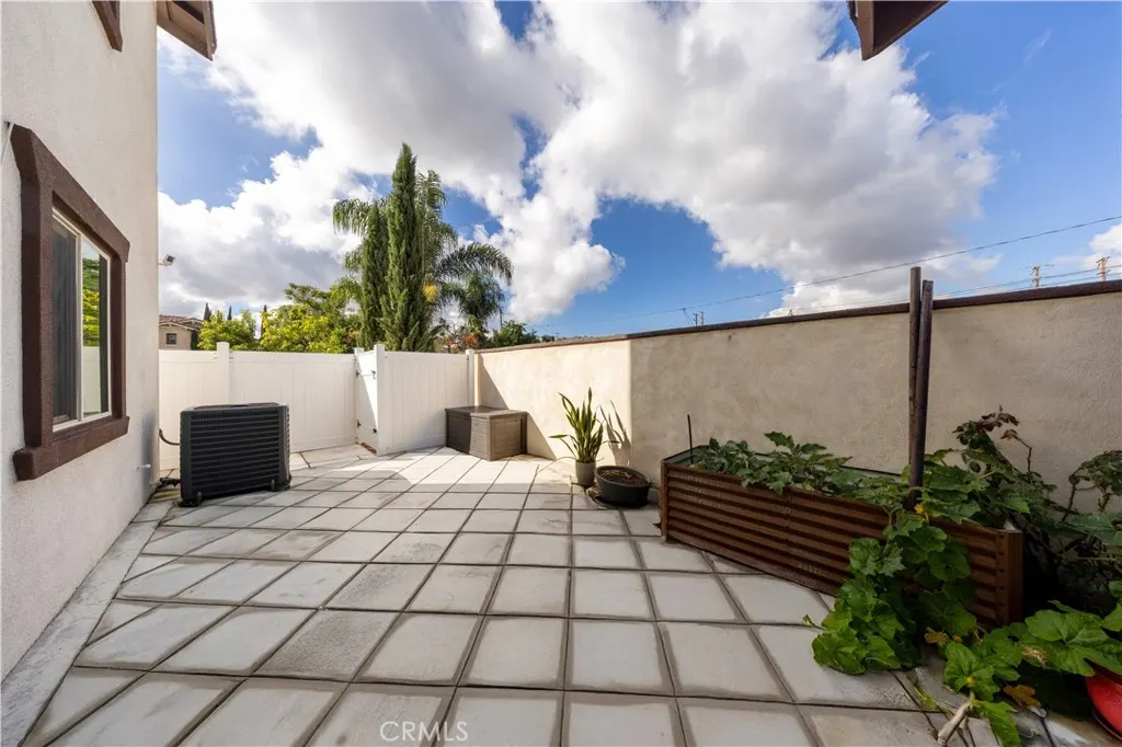 1456 W 11th