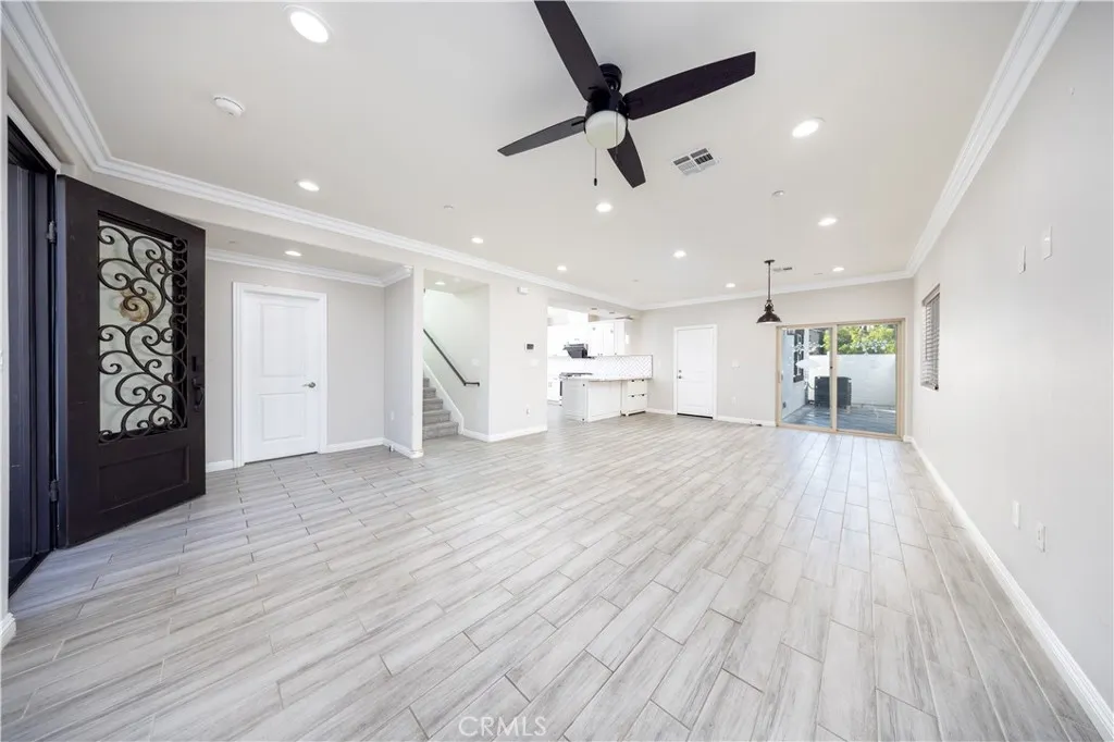 1456 W 11th