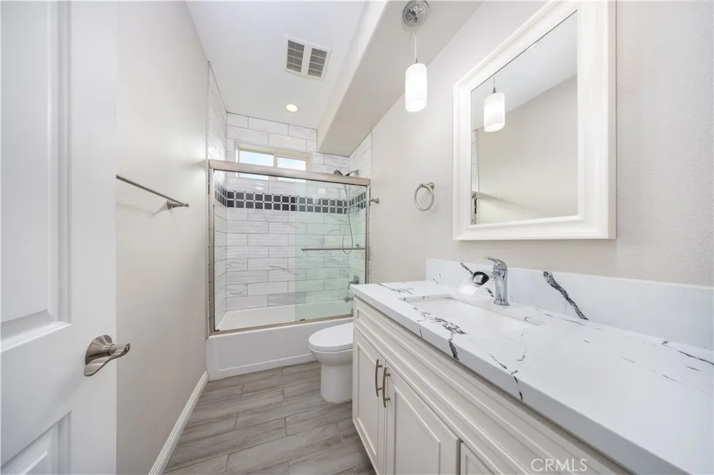 1456 W 11th