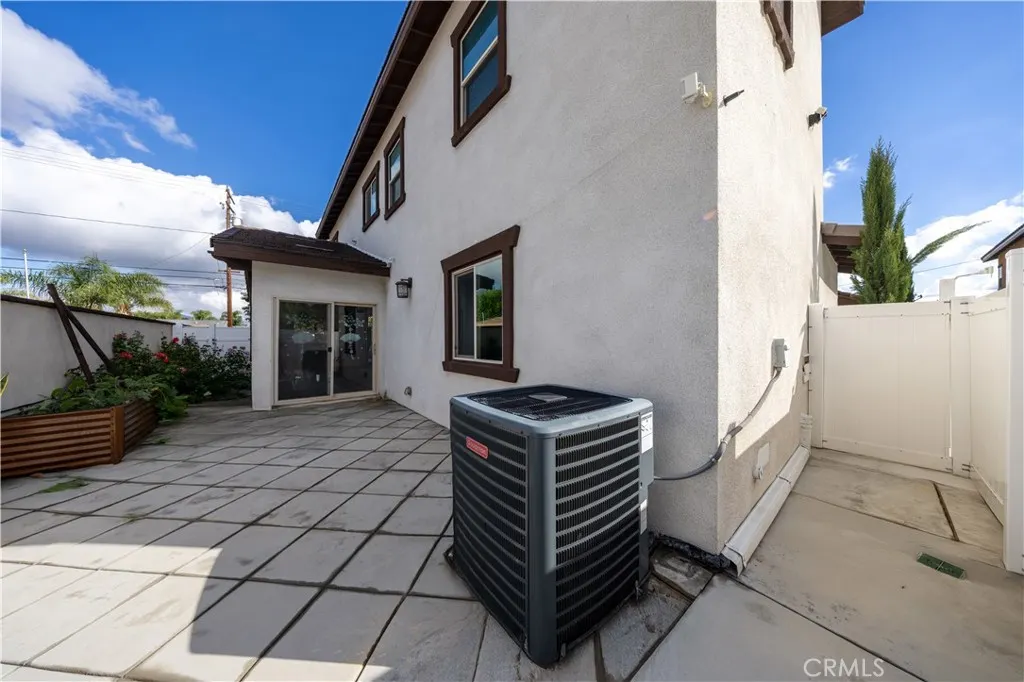 1456 W 11th