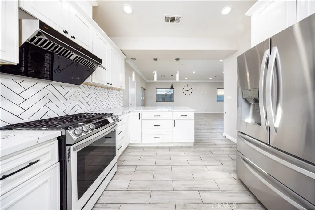 1456 W 11th