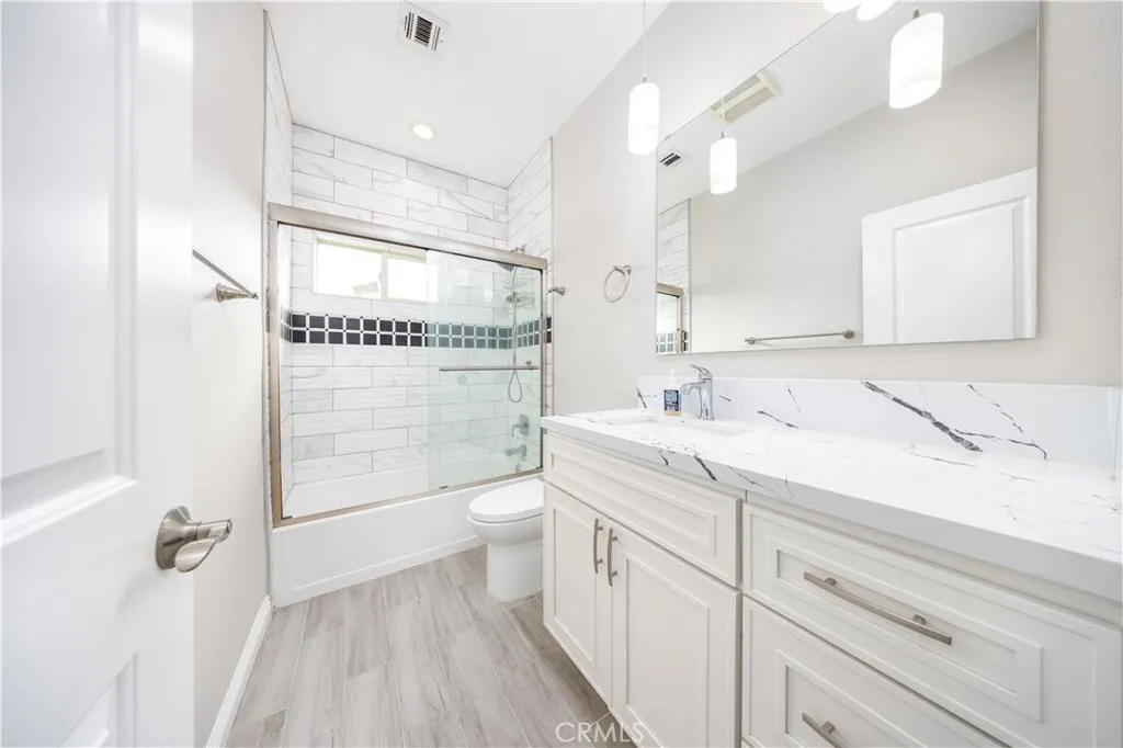1456 W 11th