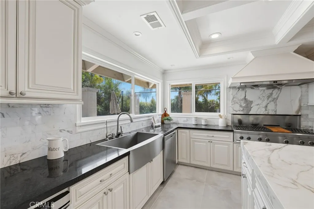 940 N Silent Ranch Drive