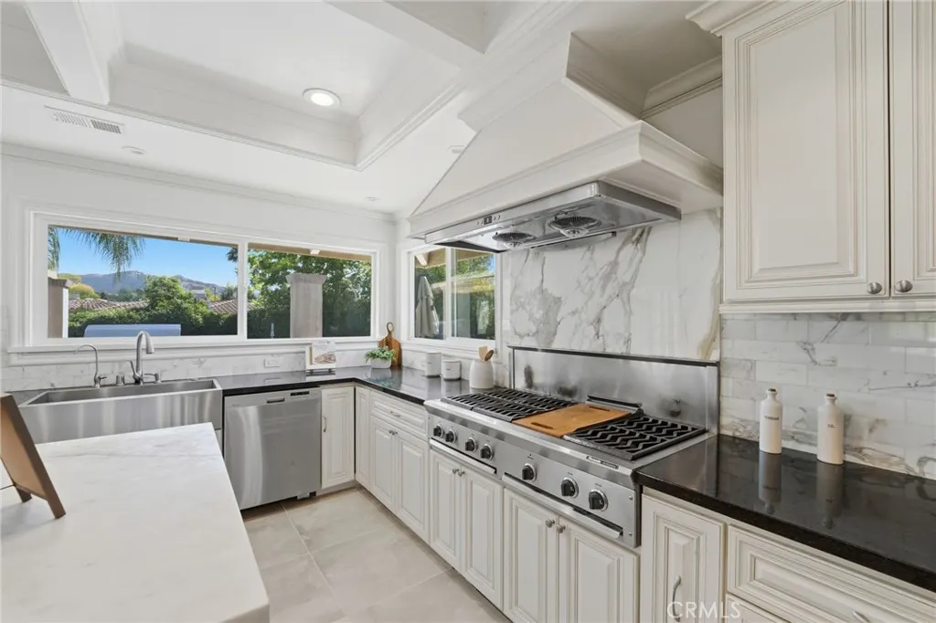 940 N Silent Ranch Drive