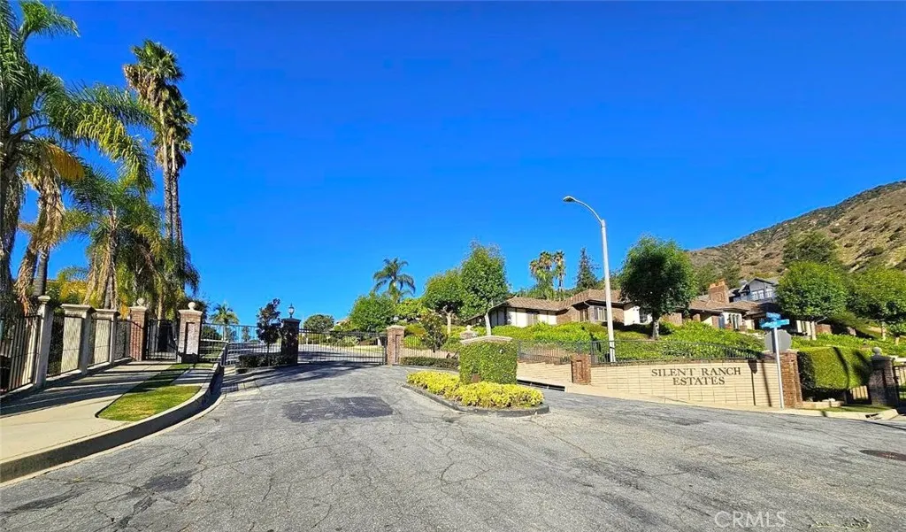 940 N Silent Ranch Drive