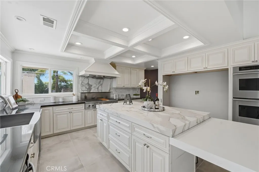 940 N Silent Ranch Drive