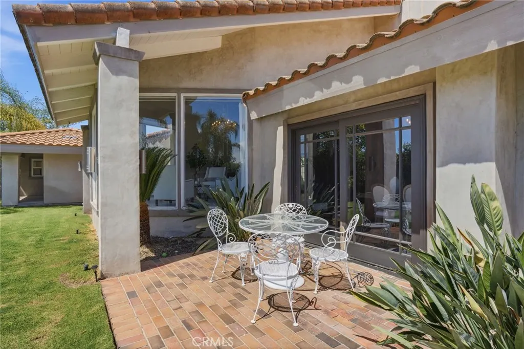 940 N Silent Ranch Drive