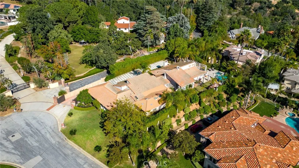 940 N Silent Ranch Drive