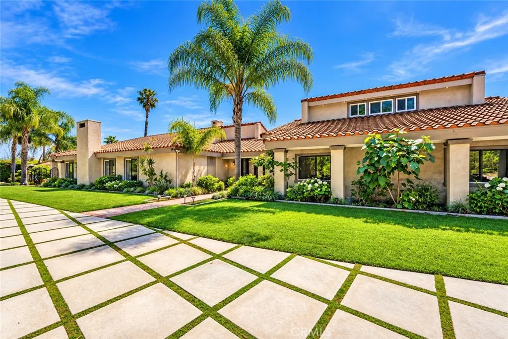 940 N Silent Ranch Drive
