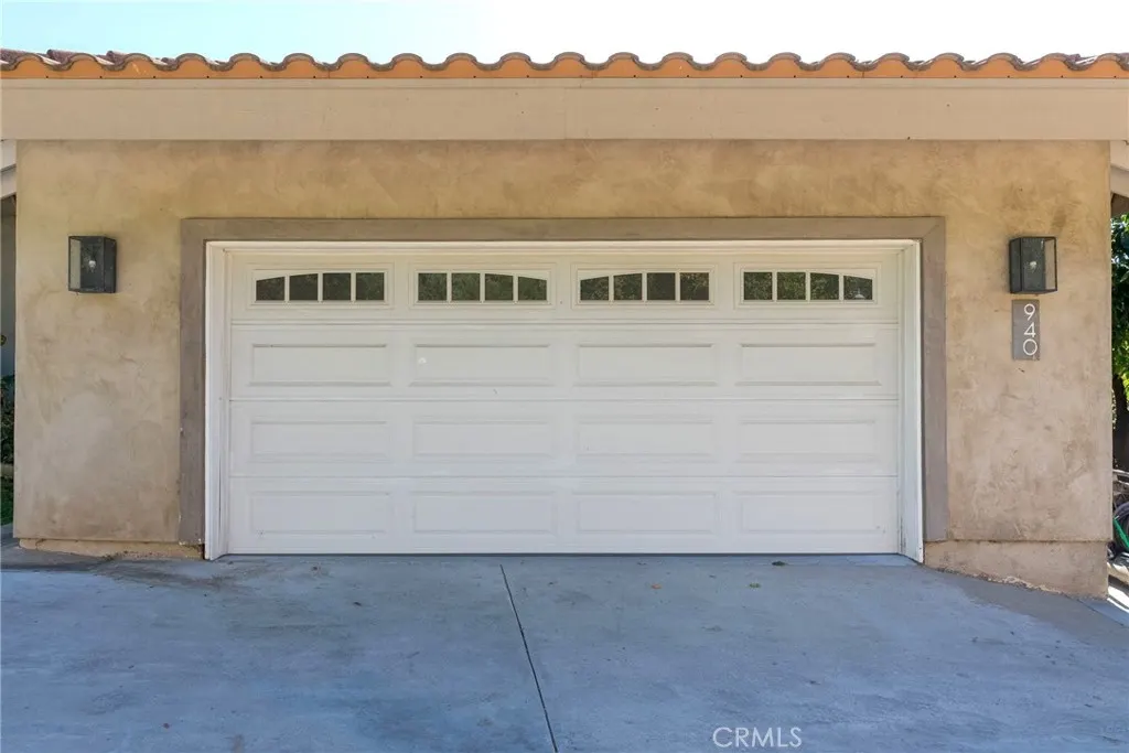 940 N Silent Ranch Drive