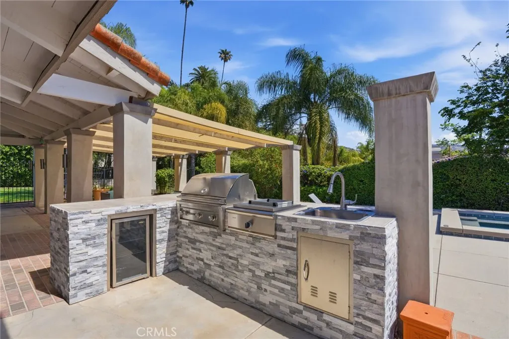 940 N Silent Ranch Drive