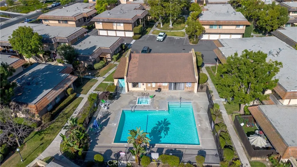 1008 Las Lomas Unit C