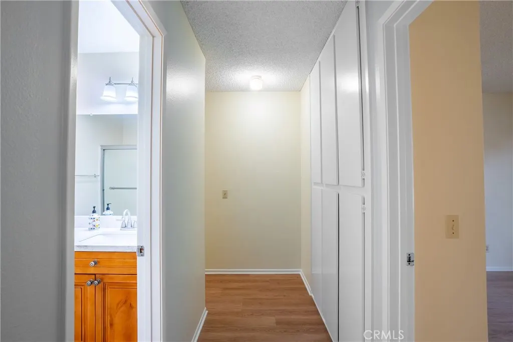 1008 Las Lomas Unit C