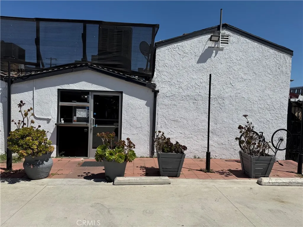 16100 Old Valley