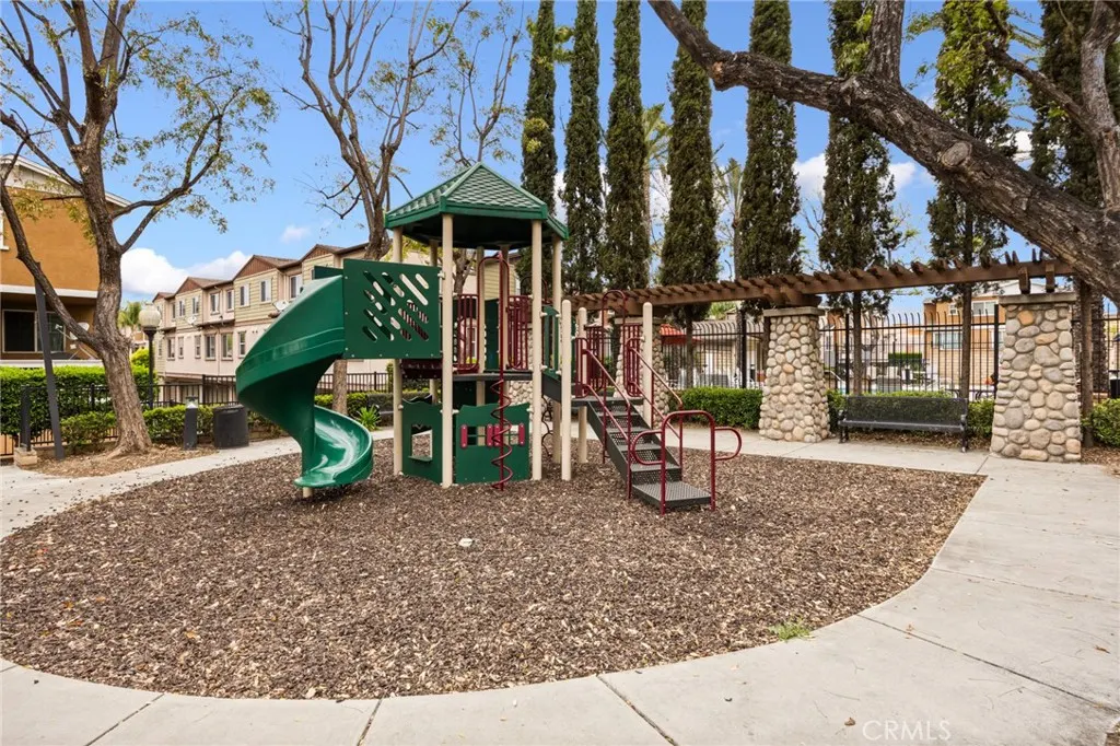 1556 Ledgestone Lane
