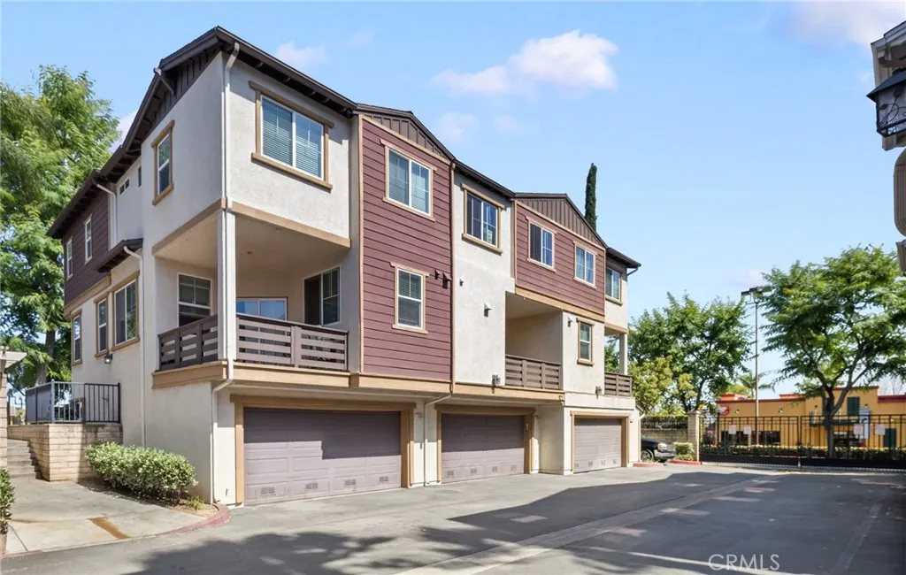 1556 Ledgestone Lane