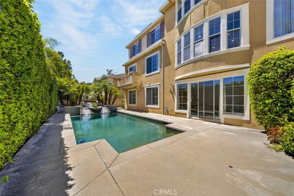 2420 Vista Del Sol